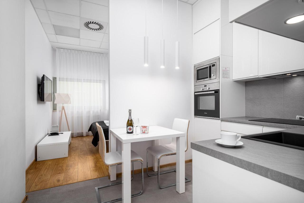 Varsovla Apartments エクステリア 写真